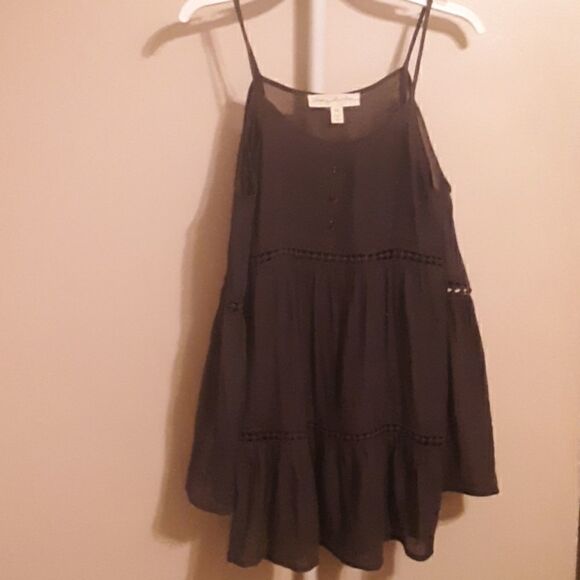 💫💫💫UO STARING AT STARS BLACK BELL SLEEVE COLD SHOULDER TOP XS - Picture 1 of 7